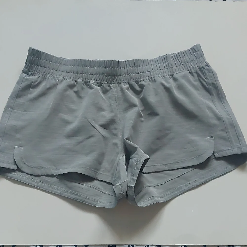 adidas Gray Athletic Shorts Womens  Lightweight Moisture-Wicking‎ Size M
